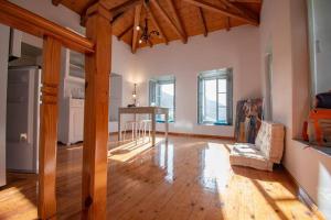 Kuchyň nebo kuchyňský kout v ubytování Iolis Loft Hydra