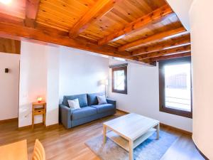 Χώρος καθιστικού στο Elegante Ático Encamp - FREE Parking Wifi SmartTv - Con altillo y 2 baños completos! l by BonesVacances