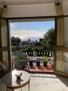 Fotografie z fotogalerie ubytování Espacioso apartamento de dos dormitorios en Mijas v destinaci Mijas
