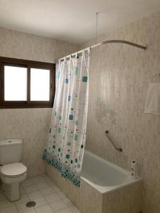 Fotografie z fotogalerie ubytování Espacioso apartamento de dos dormitorios en Mijas v destinaci Mijas