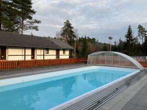 Bazén v ubytování Sportovně rekreační areál Ráj Srbsko nebo v jeho okolí