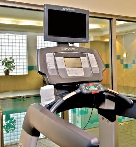 Fitness centrum a/nebo fitness zařízení v ubytování Marriott Anchorage Downtown