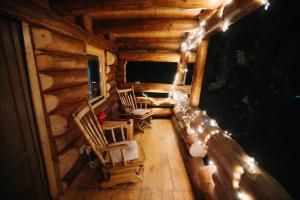 Gallery image of Heaven Treehouse - ADULT ONLY RESORT, SELF CHECK IN in Peşteana