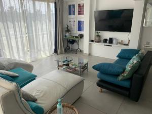 Fotografia z galérie ubytovania Loue Palavas Maison 160m2 avec piscine chauffée et jacuzzi à 2 pas de la plage et du centre ville v destinácii Palavas-les-Flots
