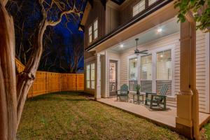 Zahrada ubytování The Lodge Uptown Conroe