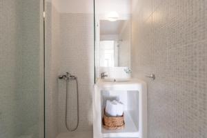 Bagno di Red Cliff Santorini Villa - Volcano View & Jacuzzi