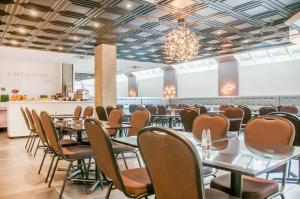 Restaurace v ubytování Empire Suites