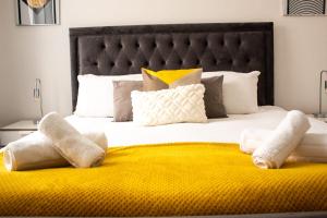 Gallery image of SHM Stays HS2 workers Great for long term stays & Short Stays, 15 min drive to City Centre & Airport 2 min walk to Shops and Train Station in Birmingham