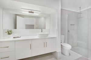 Ένα μπάνιο στο Warwilla Cliff Home +11 φωτογραφίες