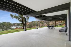 Μπαλκόνι ή βεράντα στο Warwilla Cliff Home