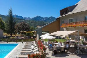 Afbeelding uit fotogalerij van Hôtel & Spa Les Bartavelles in Crots