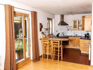 A kitchen or kitchenette at Chalet in Kundl near Ski Juwel