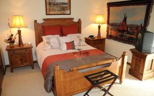 En eller flere senger på et rom på Seven Springs 2 Bedroom Standard Condo, Sleeps 10! condo