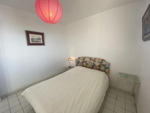 Posteľ alebo postele v izbe v ubytovaní Appartement 4 pers avec vue mer, face à la plage - FR-1-709-33