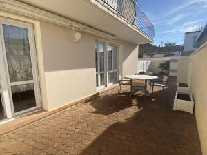 Budova, v ktorej sa apartmán nachádza