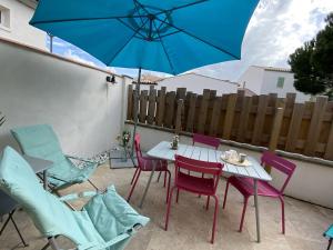 Fotografia z galérie ubytovania Maison de vacances rénovée avec jardin, proche centre et plages de Fouras, 5 pers, tout équipé - FR-1-709-34 v destinácii Fouras