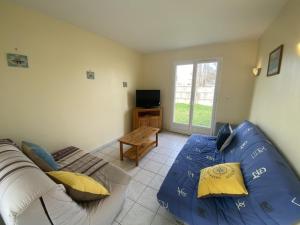 Posedenie v ubytovaní Villa lumineuse avec jardin, à 500m de la mer et proche du centre - Fouras - FR-1-709-51