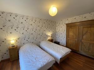 Posteľ alebo postele v izbe v ubytovaní Villa Confortable à Fouras, Proche Mer, 3 Chambres, Terrasse, Jardin, WiFi - FR-1-709-59