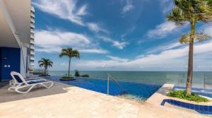 Bazén v ubytování Apartamento con espectacular vista al oceano nebo v jeho okolí