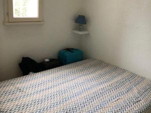 Posteľ alebo postele v izbe v ubytovaní Villa 6 pers avec piscine, clim et parking à 1 km de la plage - FR-1-607-155