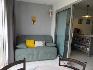 Zdjęcie z galerii obiektu Studio Cabine à Sète avec Loggia Vitrée - Proche Plages et Commerces - 3 Pers - Parking Inclus - FR-1-472-184 w mieście Sète +7 zdjęć