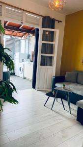 Istumisnurk majutusasutuses Cosy suite en centre ville