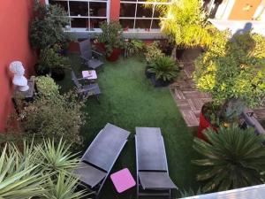 Сад в Le Patio Père Pigne Guestroom