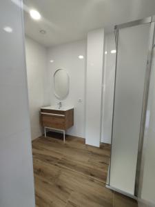 Zdjęcie z galerii obiektu Pensión Residencial Platas w mieście O Pedrouzo