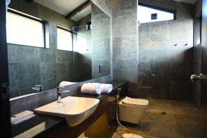 Koupelna v ubytování Vee Resort- The Suites of Royals