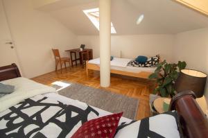 Spacious, central and luxury flat with great view!客房内的一张或多张床位