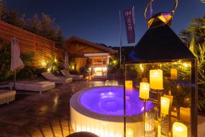 Bazén v ubytování Hi Hotels Trento - Wellness & Spa Adults Only nebo v jeho okolí