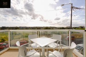 شرفة أو تراس في Stunning 3BR w/Country View Apartment in M'Scalak by 360 Estates