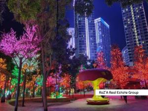 Un parque con luces navideñas en una ciudad por la noche. en Liberty Tower I-City Shah Alam, Central Mall, I-City, en Shah Alam 3 fotos más