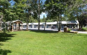 Gallery image of Wildwood Motel in Shelburne