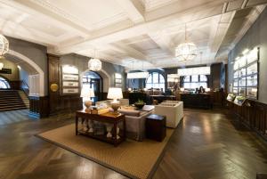 Posezení v ubytování voco Grand Central Glasgow by IHG