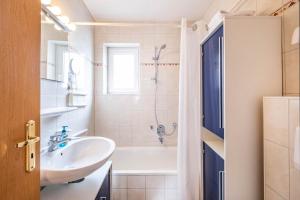 Koupelna v ubytování Haus Seemeile Wohnung 2 13 + 15 fotografií