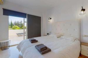 Fotografia z galérie ubytovania Gran terraza con piscina junto a Mijas Golf v destinácii Fuengirola