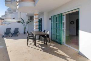 Fotografia z galérie ubytovania Gran terraza con piscina junto a Mijas Golf v destinácii Fuengirola