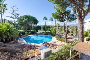 Fotografia z galérie ubytovania Gran terraza con piscina junto a Mijas Golf v destinácii Fuengirola