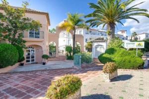 Fotografia z galérie ubytovania Gran terraza con piscina junto a Mijas Golf v destinácii Fuengirola