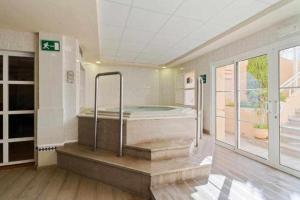 Fotografia z galérie ubytovania Gran terraza con piscina junto a Mijas Golf v destinácii Fuengirola