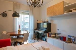 A kitchen or kitchenette at [Cozy apartment] Treviso 31