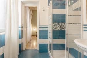 A bathroom at B&B Massimocentro