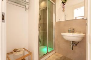 A bathroom at B&B Massimocentro