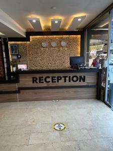 Lobbyn eller receptionsområdet på Metro Otel