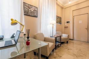 A television and/or entertainment centre at B&B Massimocentro