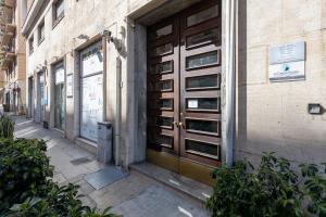 パレルモにあるB&B Massimocentroの通り戸