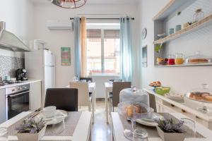 A kitchen or kitchenette at B&B Massimocentro