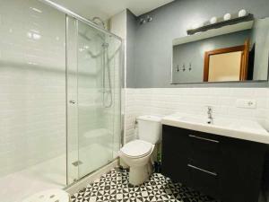 Ein Badezimmer in der Unterkunft Acogedor Apartamento en el Centro de Málaga