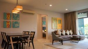 Istumisnurk majutusasutuses Trinidad Suites Johor, Trademark Collection by Wyndham